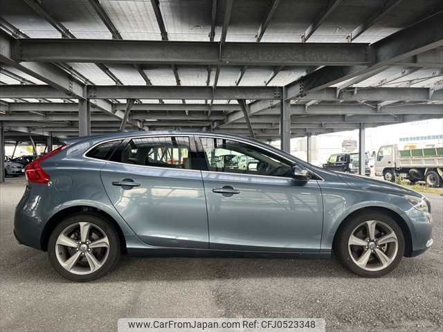 volvo v40 2014 NIKYO_QZ70892 image 1