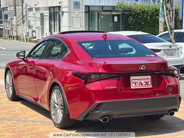 lexus is 2021 CFJ1585951 image 2