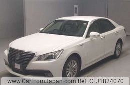 toyota crown 2014 CFJ1824070