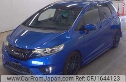 honda fit-hybrid 2013 CFJ1644123