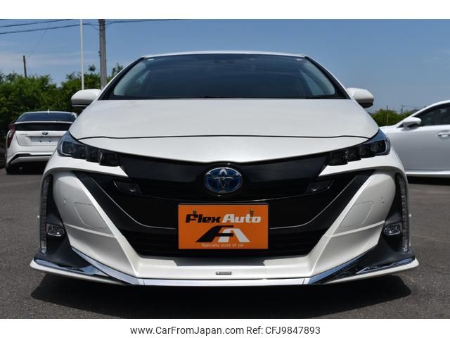 toyota prius-phv 2018 GOO_JP_700020111130240526002 image 2