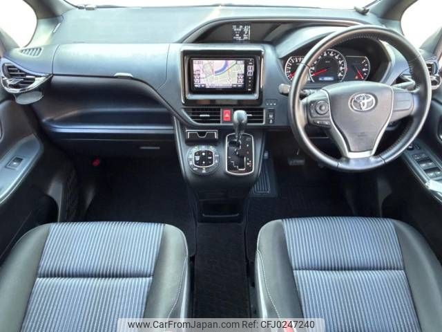 toyota voxy 2016 -TOYOTA--Voxy DBA-ZRR80W--ZRR80-0218103---TOYOTA--Voxy DBA-ZRR80W--ZRR80-0218103- image 2