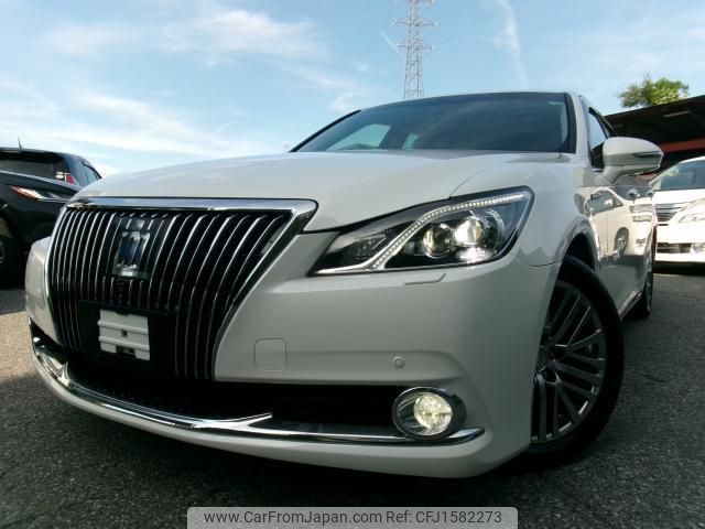 toyota crown-majesta 2015 CFJ1582273 image 1