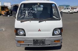 mitsubishi-minicab-truck-1992-990-car_352b9586-83da-4a20-b4c1-6b123415e980