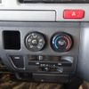 toyota hiace-van 2006 GOO_JP_700120021230250512001 image 17