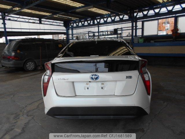 toyota prius 2016 CFJ1681589 image 2
