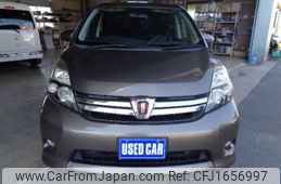 toyota isis 2016 CFJ1656997