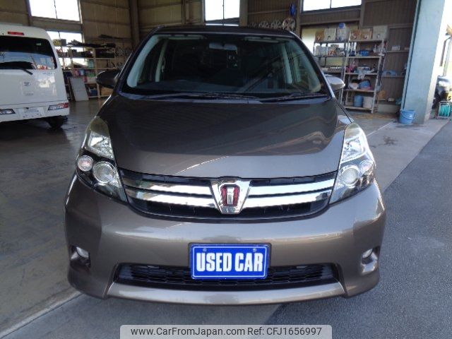 toyota isis 2016 CFJ1656997 image 1