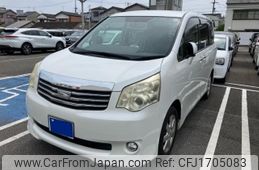 toyota noah 2012 CFJ1705083
