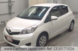 toyota vitz 2014 -TOYOTA--Vitz KSP130-2110141---TOYOTA--Vitz KSP130-2110141-