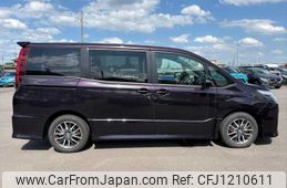 toyota noah 2014 NIKYO_AS27484