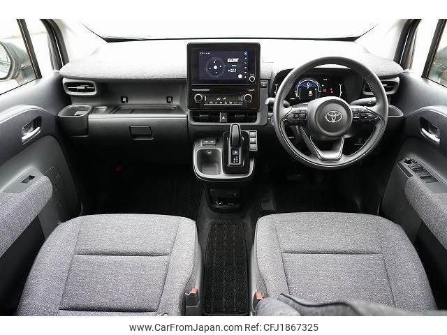 toyota sienta 2022 CFJ1867325 image 2