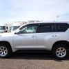 toyota land-cruiser-prado 2017 REALMOTOR_N2022110051F-10 image 3