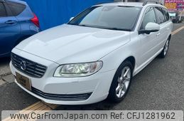volvo v70 2015 -VOLVO 【福岡 303ﾋ6680】--Volvo V70 BB420W--F1327540---VOLVO 【福岡 303ﾋ6680】--Volvo V70 BB420W--F1327540-