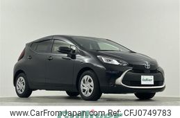 toyota aqua 2022 -TOYOTA--AQUA 6AA-MXPK11--MXPK11-2040772---TOYOTA--AQUA 6AA-MXPK11--MXPK11-2040772-