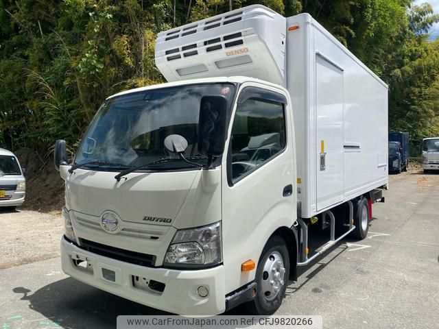 hino dutro 2017 GOO_NET_EXCHANGE_0706816A30240523W001 image 1