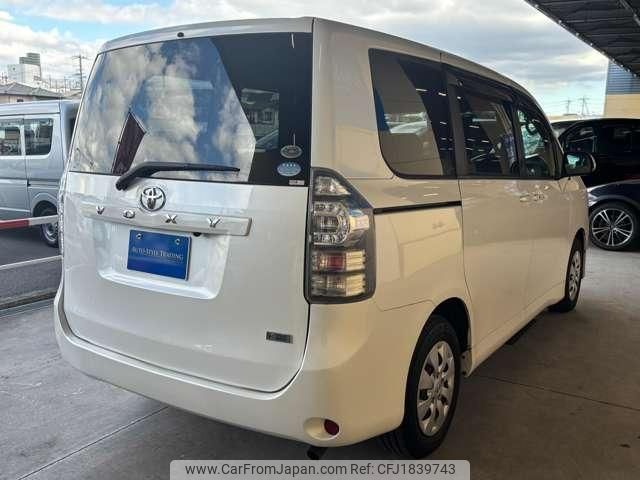 toyota voxy 2010 CFJ1839743 image 2