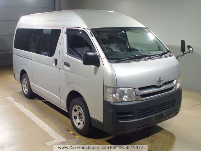 toyota van 2010