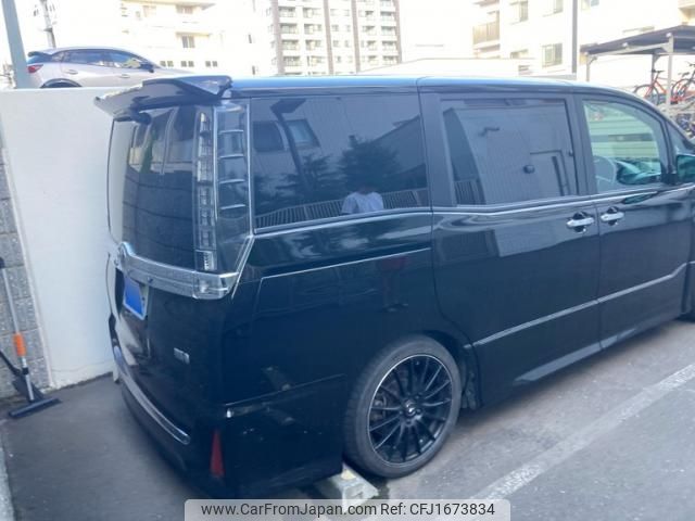 toyota voxy 2016 CFJ1673834 image 2