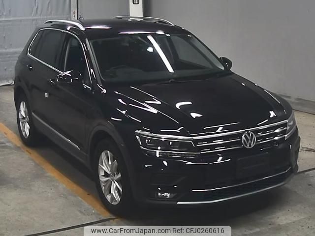 volkswagen tiguan 2019 -VOLKSWAGEN--VW Tiguan WVGZZZ5NZKW845909---VOLKSWAGEN--VW Tiguan WVGZZZ5NZKW845909- image 1