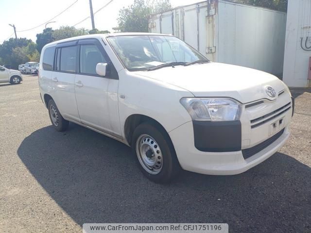 toyota probox 2017 CFJ1751196 image 2