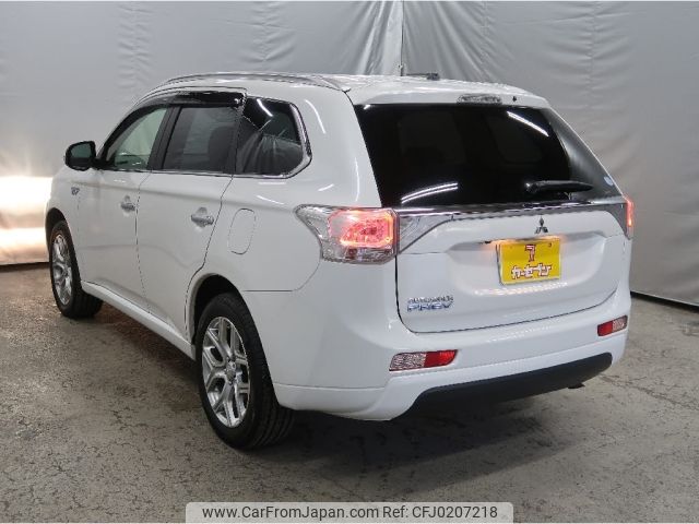 mitsubishi outlander-phev 2014 -MITSUBISHI--Outlander PHEV DLA-GG2W--GG2W-0105556---MITSUBISHI--Outlander PHEV DLA-GG2W--GG2W-0105556- image 2