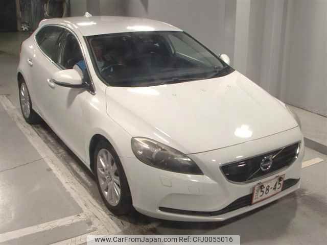 volvo v40 2015 -VOLVO--Volvo V40 MB4164T-F2251060---VOLVO--Volvo V40 MB4164T-F2251060- image 1