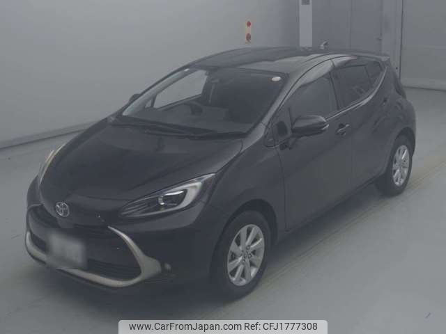 toyota aqua 2025 CFJ1777308 image 1