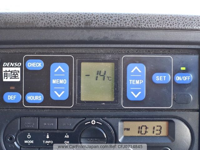isuzu giga 2017 CFJ0714845 image 2