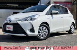 toyota vitz 2017 CFJ1839762