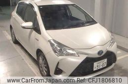 toyota vitz 2017 CFJ1806810