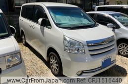 toyota noah 2007 CFJ1516440