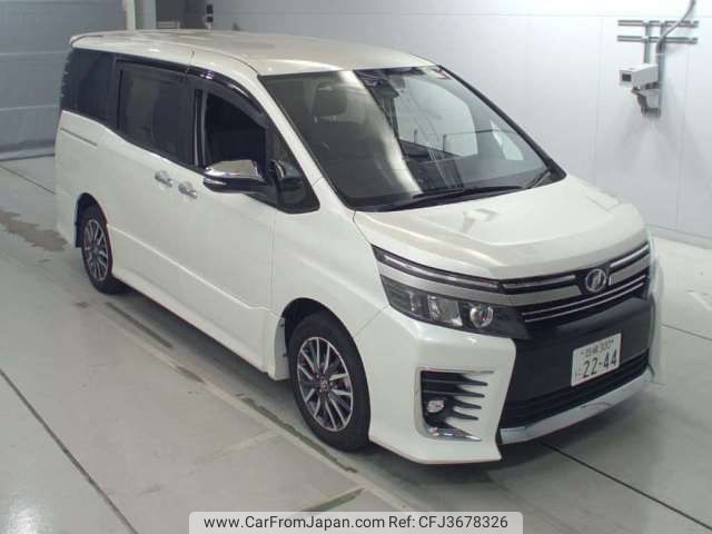 Toyota voxy zrr80