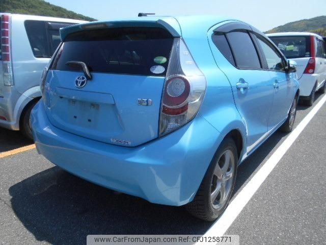 toyota aqua 2013 -TOYOTA--AQUA NHP10--NHP10-21733255---TOYOTA--AQUA NHP10--NHP10-21733255- image 2