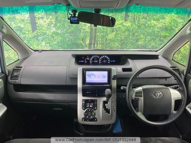 toyota noah 2012 CFJ1532688 image 2