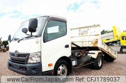 hino dutro 2016 CFJ1789037