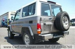 car_370ac31e-6da6-4025-b1cf-