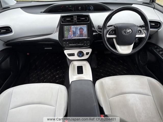 toyota prius 2017 quick_quick_DAA-ZVW55_ZVW55-8044275 image 2