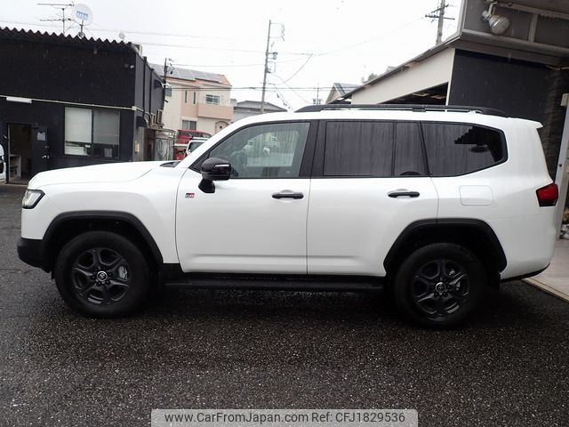 toyota land-cruiser 2023 CFJ1829536 image 2