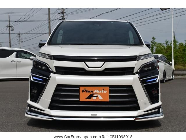 toyota voxy 2018 GOO_JP_700020111130250428001 image 2