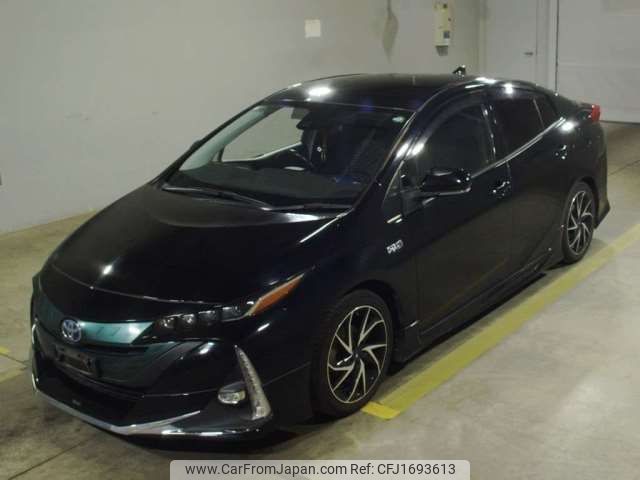 toyota prius-phv 2018 CFJ1693613 image 1