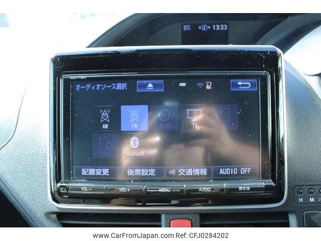 toyota voxy 2017 -TOYOTA--Voxy DBA-ZRR80W--ZRR80-0366608---TOYOTA--Voxy DBA-ZRR80W--ZRR80-0366608- image 2