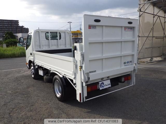 toyota dyna-truck 2017 GOO_NET_EXCHANGE_0704331A30250703W002 image 2