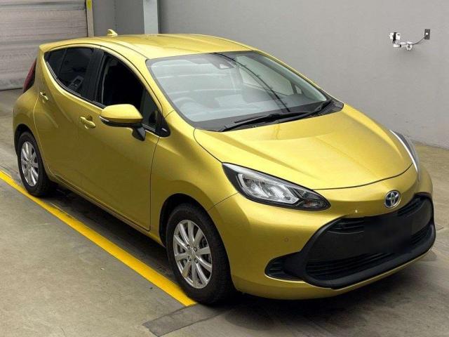 ID：676961　6K　アクア　2022 2022 Toyota Aqua 6AA-MXPK16 4WD - Car Price $12,232