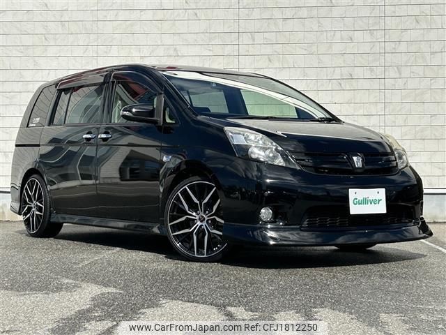 toyota isis 2015 CFJ1812250 image 1