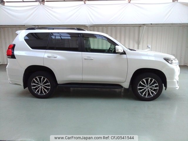 toyota land-cruiser-prado 2021 ENHANCEAUTO_1_ea291949 image 2