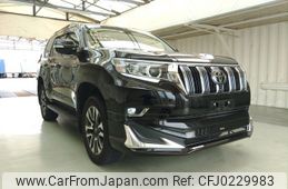 toyota land-cruiser-prado 2023 ENHANCEAUTO_1_ea288156