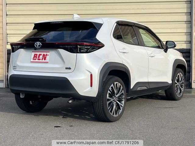 toyota yaris-cross 2023 CFJ1791206 image 2