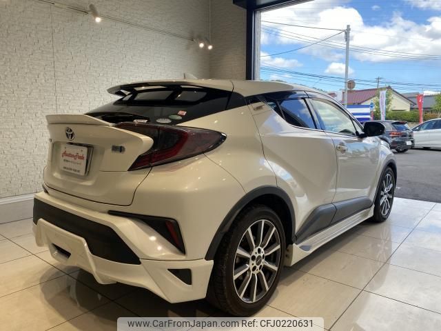 toyota c-hr 2017 quick_quick_ZYX10_2050355 image 2