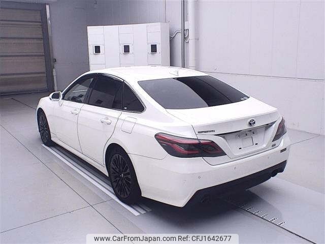 toyota crown 2020 CFJ1642677 image 2